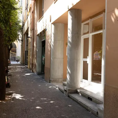 Bravissimo Pont De La Princesa, Comfortable 3-bedroom Appartement