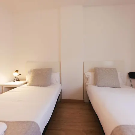 Bravissimo Pont De La Princesa, Comfortable 3-bedroom Appartement