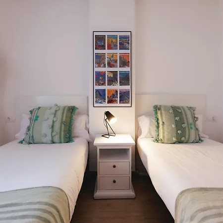 Bravissimo Pont De La Princesa, Comfortable 3-bedroom Apartment