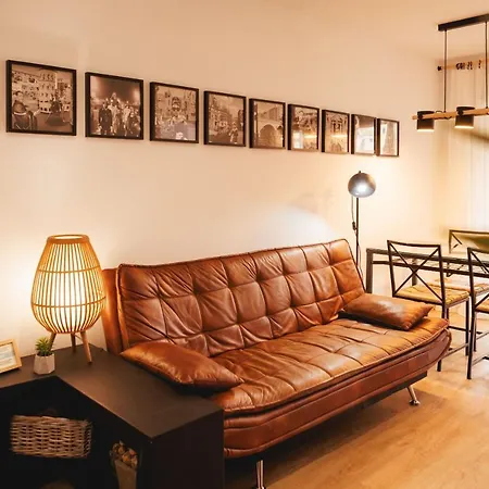 Bravissimo Pont De La Princesa, Comfortable 3-bedroom דירה *